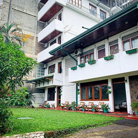 Sharon Inn Kandy Bagian luar foto